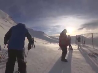 4k công khai kiêmshot trên miệng trong trượt tuyết thang máy phần 1, 2