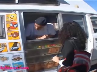 Gullibleteens.com icecream truck jovem grávida amada ofegante negra cabelo