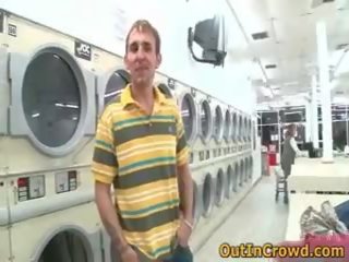 Sexualmente despertado homosexual striplings teniendo adulto película en público laundry 1 por outincrowd